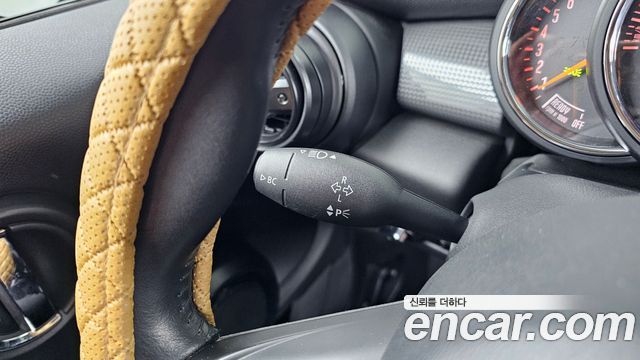 Mini Cooper 2019 — photo 30