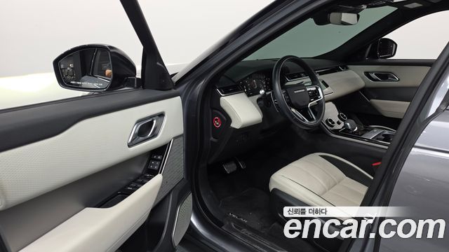Land Rover Range Rover Velar 2021 — photo 13