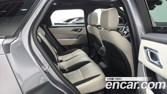 Land Rover Range Rover Velar 2021 — photo 17