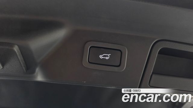 Land Rover Range Rover Velar 2021 — photo 24
