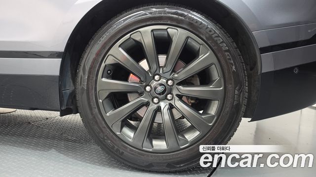 Land Rover Range Rover Velar 2021 — photo 7
