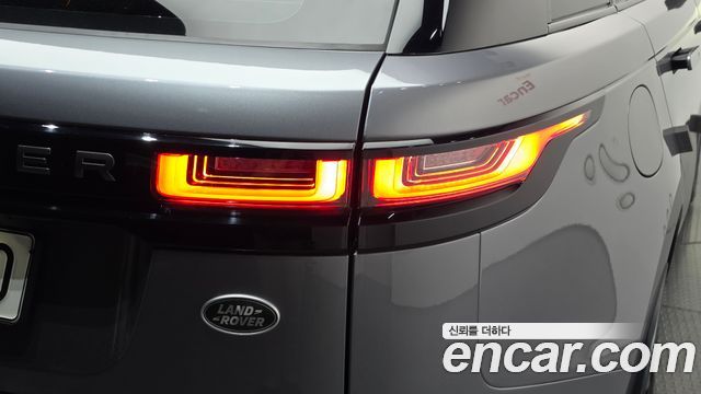 Land Rover Range Rover Velar 2021 — photo 9