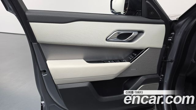 Land Rover Range Rover Velar 2021 — photo 14