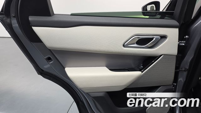 Land Rover Range Rover Velar 2021 — photo 15