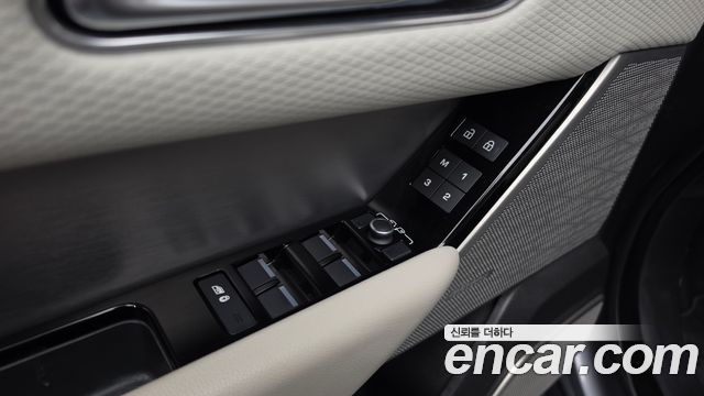 Land Rover Range Rover Velar 2021 — photo 28