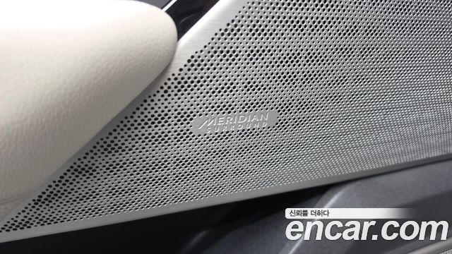 Land Rover Range Rover Velar 2021 — photo 30