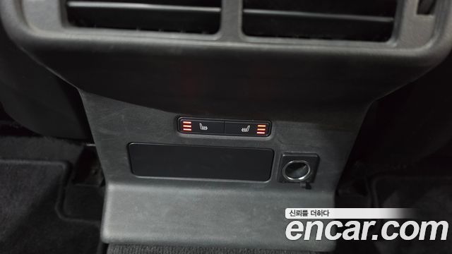 Land Rover Range Rover Velar 2021 — photo 32
