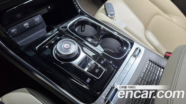 Kia Canival 2023 — photo 12