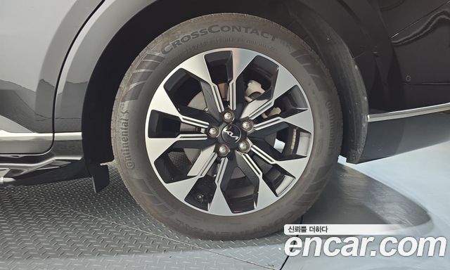 Kia Canival 2023 — photo 7