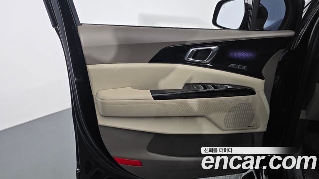 Kia Canival 2023 — photo 14