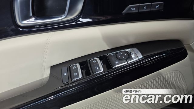 Kia Canival 2023 — photo 28