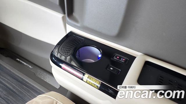 Kia Canival 2023 — photo 30