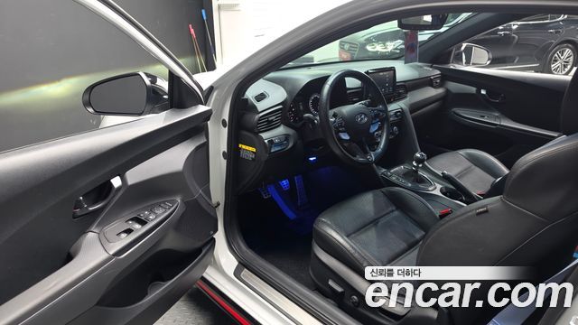 Hyundai Veloster 2019 — photo 13