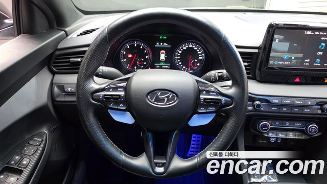 Hyundai Veloster 2019 — photo 18