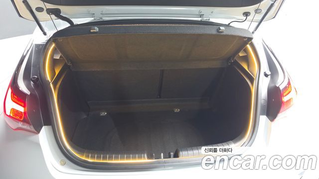 Hyundai Veloster 2019 — photo 26