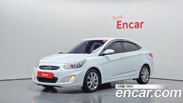Hyundai Accent 2011 — photo 1