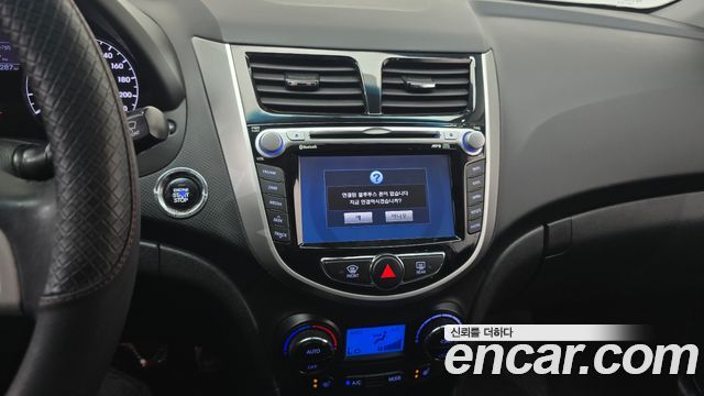 Hyundai Accent 2011 — photo 14