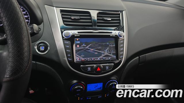 Hyundai Accent 2011 — photo 15