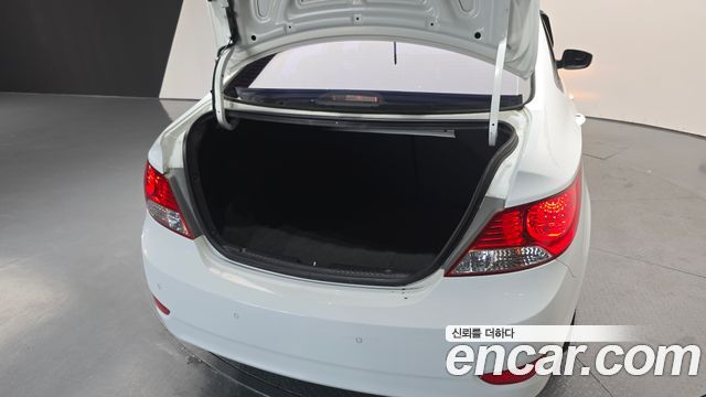 Hyundai Accent 2011 — photo 20
