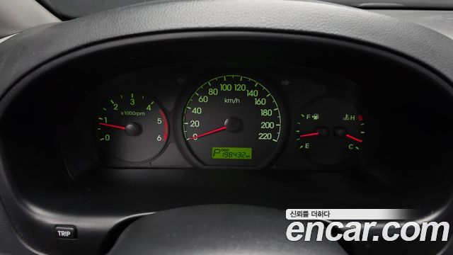 Hyundai Starex 2012 — photo 8