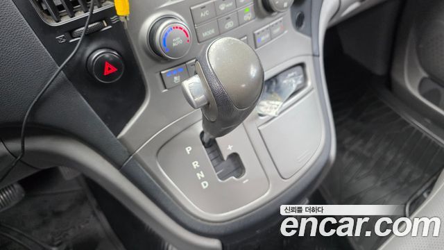Hyundai Starex 2012 — photo 9