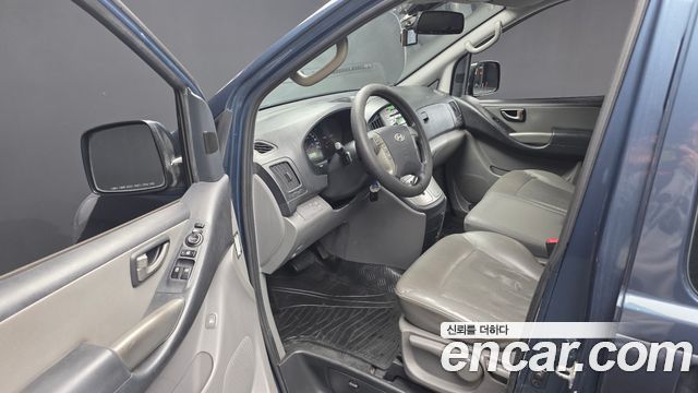 Hyundai Starex 2012 — photo 10