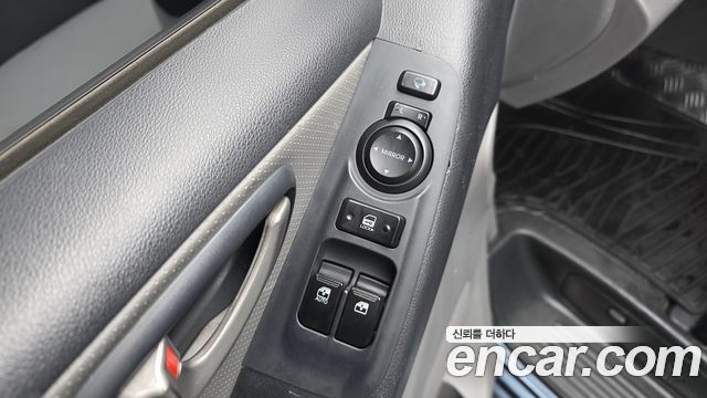 Hyundai Starex 2012 — photo 16