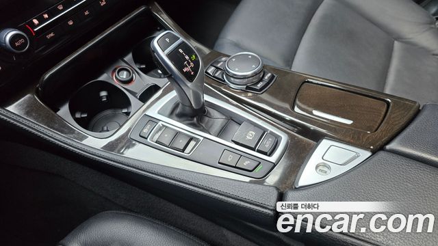 BMW 5-Series 2015 — photo 9