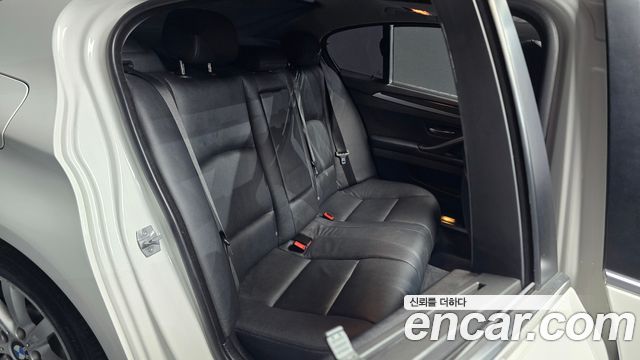 BMW 5-Series 2015 — photo 12