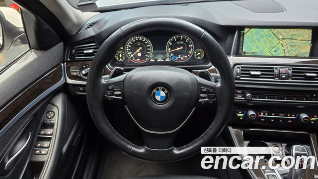 BMW 5-Series 2015 — photo 13