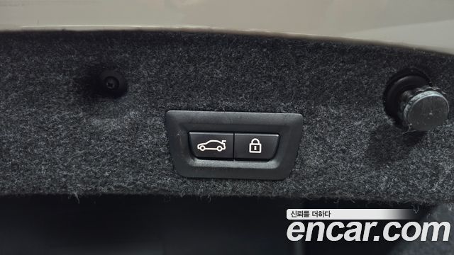 BMW 5-Series 2015 — photo 18