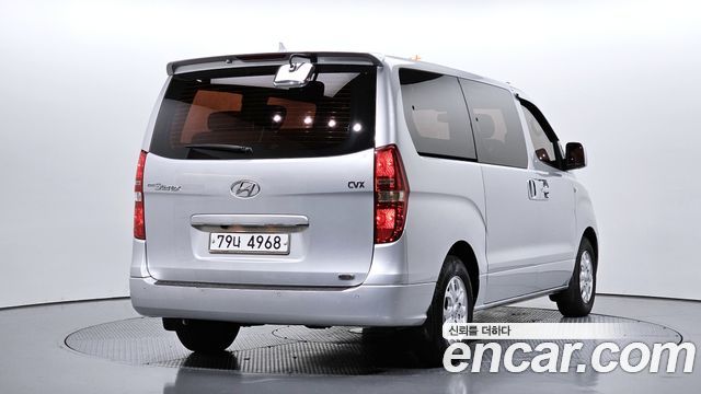 Hyundai Starex 2010 — photo 2