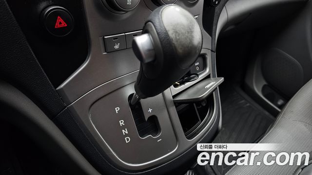 Hyundai Starex 2010 — photo 12