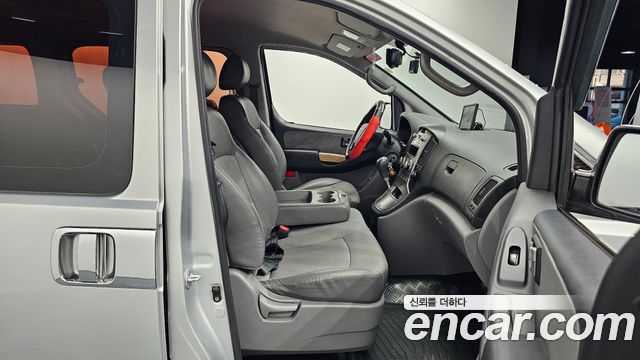 Hyundai Starex 2010 — photo 17