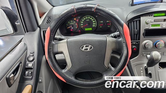 Hyundai Starex 2010 — photo 19