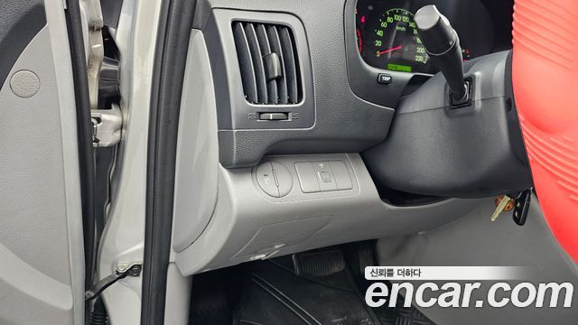 Hyundai Starex 2010 — photo 24