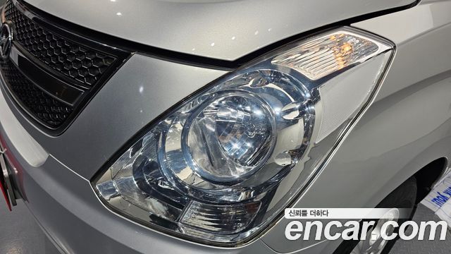 Hyundai Starex 2010 — photo 8