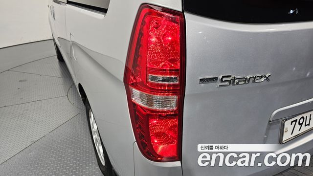 Hyundai Starex 2010 — photo 9