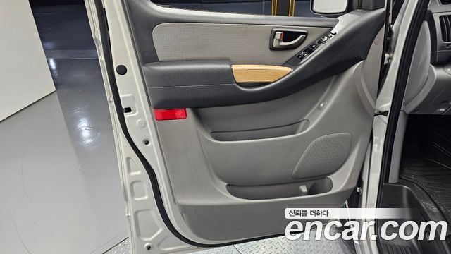 Hyundai Starex 2010 — photo 15