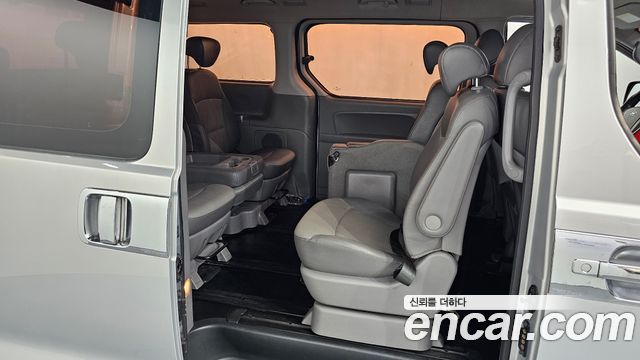 Hyundai Starex 2010 — photo 16