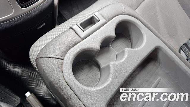 Hyundai Starex 2010 — photo 28