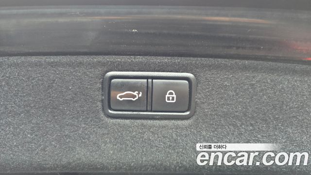Genesis G80 2017 — photo 17