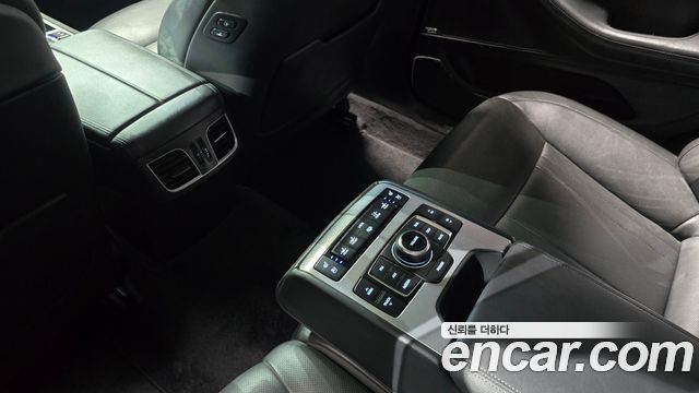 Genesis G80 2017 — photo 19