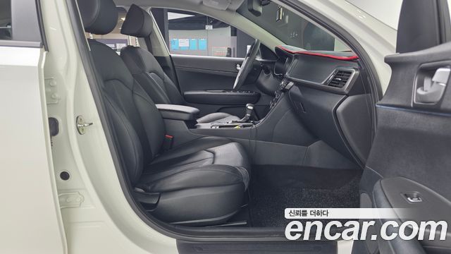 Kia K5 2018 — photo 17