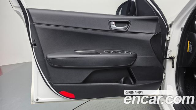 Kia K5 2018 — photo 14