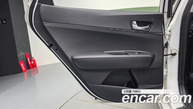 Kia K5 2018 — photo 15
