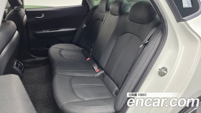 Kia K5 2018 — photo 16