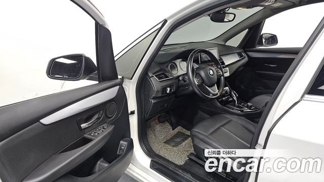 BMW 2-Series 2019 — photo 13
