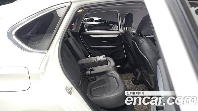BMW 2-Series 2019 — photo 17