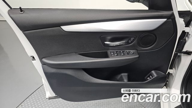BMW 2-Series 2019 — photo 14
